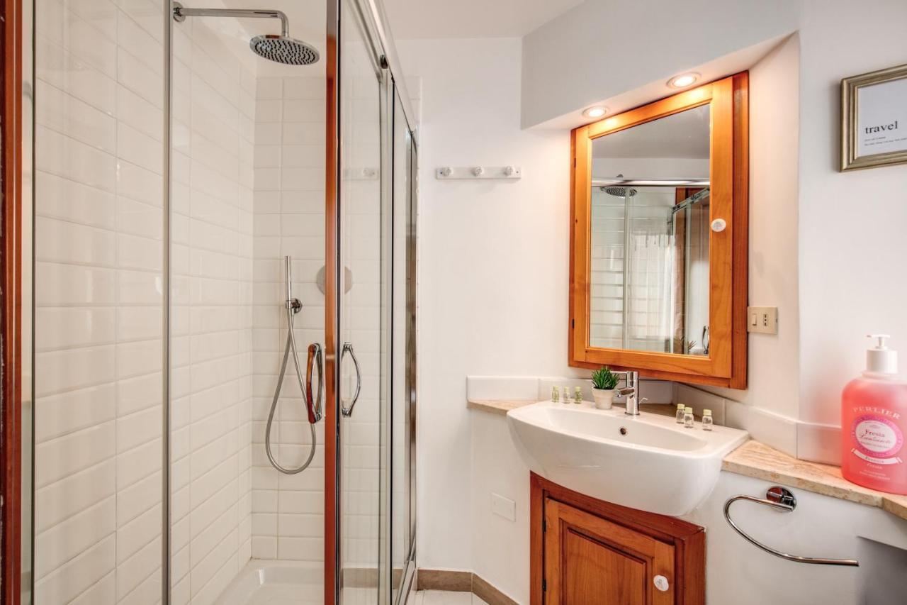Colosseo Miracle Suite Rome Bagian luar foto