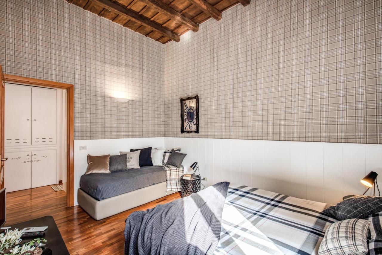Colosseo Miracle Suite Rome Bagian luar foto
